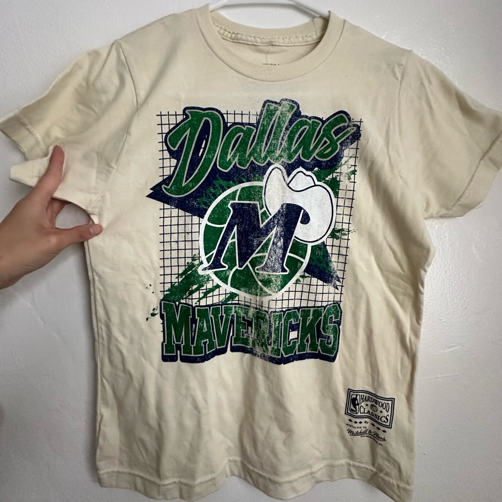 Dallas Mavericks Graphic T-Shirt